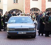 Ra&scaron;ytojas Romualdas Granauskas i&scaron;lydėtas į paskutinę kelionę.