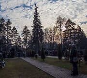 Ra&scaron;ytojas Romualdas Granauskas i&scaron;lydėtas į paskutinę kelionę.