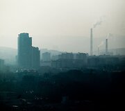 Vilnius paniręs į melsvą rūką