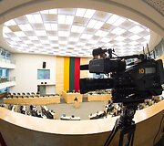 Svarstant Visuomenės informavimo įstatymą Seime virė aistros