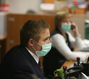  Visi interesantų aptarnavimo skyriuje dirbantys specialistai pasislėpė po medicinėmis kaukėmis.
