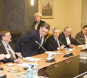 Valdančiųjų politinės tarybos posėdis