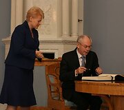 Lietuvos Respublikos Prezidentė Dalia Grybauskaitė priėmė Lietuvoje vie&scaron;intį Europos Sąjungos Prezidentą Hermaną van Rompuy.