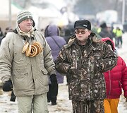Dusetų hipodrome renkasi pirmieji lenktynių &bdquo;Sartai 2015&ldquo; žiūrovai ir dalyviai