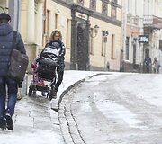 Sekmadienį Vilniuje - balta, balta. Nosis kutena žvarbus vėjas.