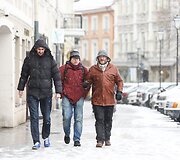Sekmadienį Vilniuje - balta, balta. Nosis kutena žvarbus vėjas.
