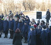 Visuomenės sueiga Tautos namų idėjai ir jos simbolinėms asmenybėms paminėti ant Tauro kalno.