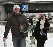 Dienra&scaron;čio dalinimo akcija pasitinkant &scaron;ventes.
