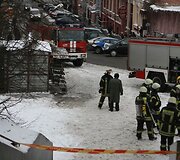 Ugniagesiai prie elektros pastotės