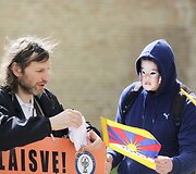 Prie Kinijos ambasados paminėtas jauniausio pasaulyje politinio kalinio gimtadienis