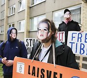 Prie Kinijos ambasados paminėtas jauniausio pasaulyje politinio kalinio gimtadienis