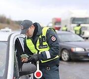 Penktadienio ankstų rytą Vilniaus kelių policijos reidas