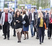  Į penktadienį vykusį Lietuvos socialdemokratų partijos suvažiavimą politikai puo&scaron;ėsi, kaip į &scaron;ventę.