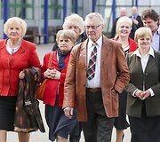  Į penktadienį vykusį Lietuvos socialdemokratų partijos suvažiavimą politikai puo&scaron;ėsi, kaip į &scaron;ventę.