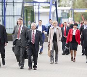  Į penktadienį vykusį Lietuvos socialdemokratų partijos suvažiavimą politikai puo&scaron;ėsi, kaip į &scaron;ventę.