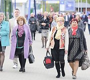  Į penktadienį vykusį Lietuvos socialdemokratų partijos suvažiavimą politikai puo&scaron;ėsi, kaip į &scaron;ventę.