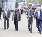  Į penktadienį vykusį Lietuvos socialdemokratų partijos suvažiavimą politikai puo&scaron;ėsi, kaip į &scaron;ventę.