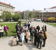 Su NATO ir Ukrainos vėliavomis į piketą atėję vilniečiai buvo papra&scaron;yti pasitraukti 