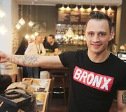 Kavos namų atidarymo akimirka