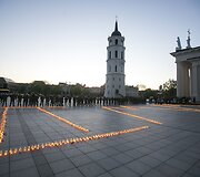 Katedros aik&scaron;tėje &ndash; 2000 žvakelių Antrojo pasaulio aukoms atminti