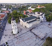 Katedros aik&scaron;tėje &ndash; 2000 žvakelių Antrojo pasaulio aukoms atminti
