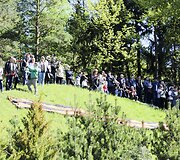 Antakalnio kapinėse &ndash; gėlių ir Georgijaus juostelių jūra