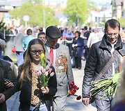 Antakalnio kapinėse &ndash; gėlių ir Georgijaus juostelių jūra