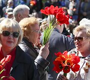 Antakalnio kapinėse &ndash; gėlių ir Georgijaus juostelių jūra