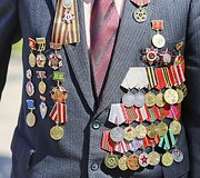 Antakalnio kapinėse &ndash; gėlių ir Georgijaus juostelių jūra