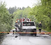 Sudegęs mikroautobusas įvykio vietoje
