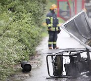 Sudegęs mikroautobusas įvykio vietoje