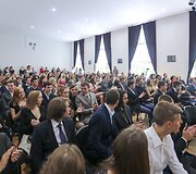 Vilniaus Mikalojaus Dauk&scaron;os vidurinėje mokykloje nuaidėjo paskutinis skambutis