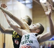 Lietuvos dvide&scaron;imtmečių krep&scaron;inio rinktinė žaidžia su Lietuvos studentų rinktine