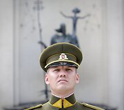 Valstybės vėliavos pakėlimo ceremonija Nepriklausomybės aik&scaron;tėje, Vilniuje