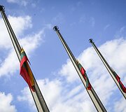 Valstybės vėliavos pakėlimo ceremonija Nepriklausomybės aik&scaron;tėje, Vilniuje
