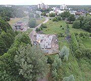 Namas Palangos Ajerų gatvės viduryje