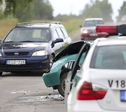 Vilniaus rajone susidūrė trys automobiliai