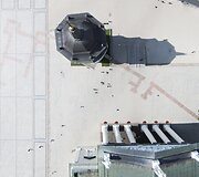 Drono žvilgsnis į žemę 90 laipsnių kampu