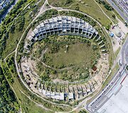 Drono žvilgsnis į žemę 90 laipsnių kampu