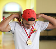 Į Vilnių grįžo pasaulio jaunimo plaukimo čempionas Andrius &Scaron;idlauskas
