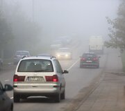 Antradienio rytas rūko apgaubtame Vilniuje prasidėjo didžiulėmis spūstimis
