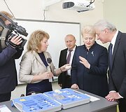 Prezidentė Dalia Grybauskaitė lankėsi Vilniaus &Scaron;olomo Aleichemo ORT gimnazijoje