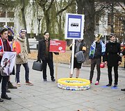 Jaunieji konservatoriai po Vyriausybės langais &scaron;aipėsi i&scaron; Druskininkų skandalo