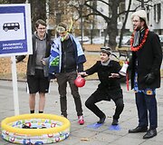 Jaunieji konservatoriai po Vyriausybės langais &scaron;aipėsi i&scaron; Druskininkų skandalo