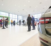 Naujasis &bdquo;&Scaron;koda&ldquo; automobilių pardavimo salonas