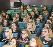 &bdquo;&Scaron;er&scaron;ėliafam&ldquo; konferencijos &bdquo;Ie&scaron;kokite moters. Įkvėpimai&ldquo; akimirka