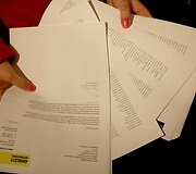 Akcijos organizatoriai prezidentūros kanceliarijoje įteikė 14,5 tūkst. para&scaron;ų.