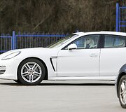 Inga Stumbrienė vairuoja prabangų &bdquo;Porsche&ldquo; automobilį