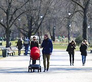 Saulėtas penktadienis Vilniuje
