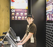 Antrą de&scaron;imtį Lietuvoje veikiantis "McDonald's" džiaugiasi kasmet augančiu pelnu ir žada naujų restoranų atidarymus